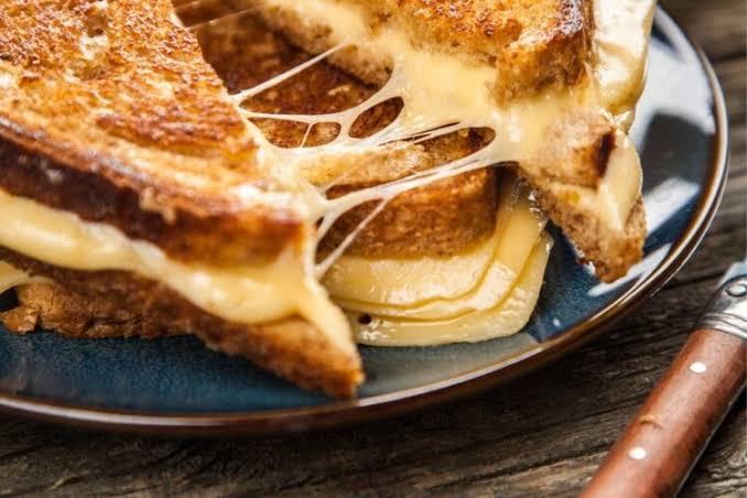 Delicious Air Fryer Grilled Cheese Recipe (So Easy!)