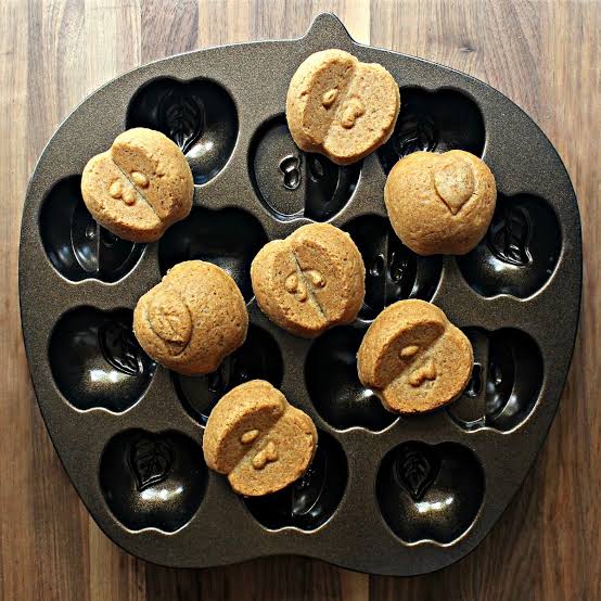 Apple Gingerbread Cakelets