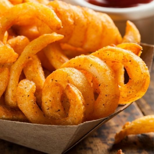 Amazing Arby's Frozen Curly Fries in Air Fryer [So Tasty!]