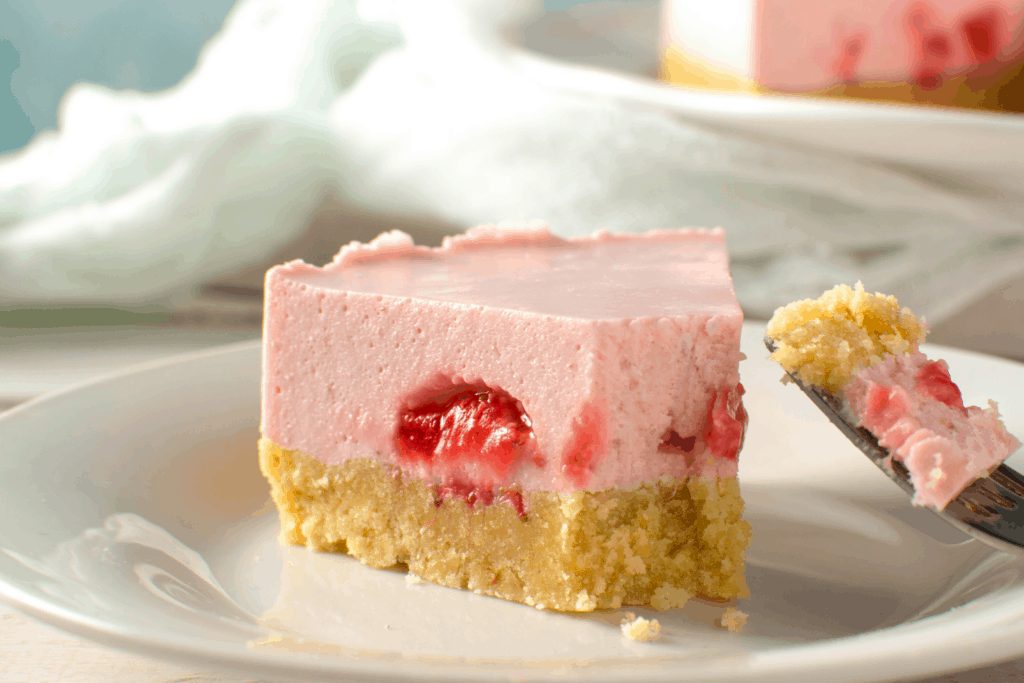 keto strawberry cheesecake 1024x683 1